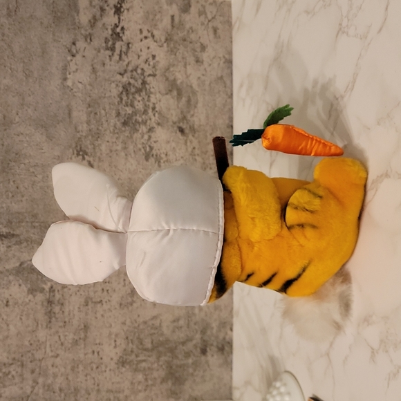 Vintage Easter Bunny Garfield Plush Doll with Carrot on Fishing Pole - Picture 4 of 6